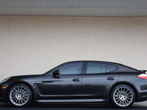 Used 2011 Porsche Panamera 4 AWD/4WD image 3