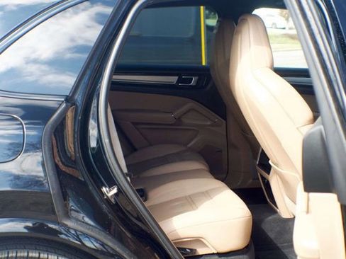 Used 2023 Porsche Cayenne image 44