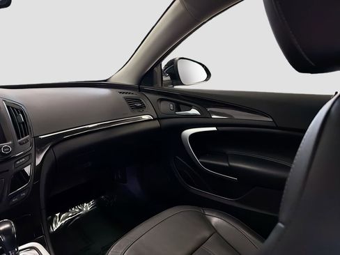 Used 2016 Buick Regal Sport Touring image 25