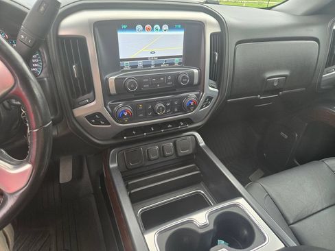 Used 2018 GMC Sierra 1500 SLT w/ SLT Premium Package AWD/4WD image 9