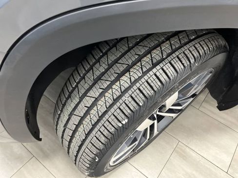 Used 2023 Volkswagen Atlas SEL Premium image 40