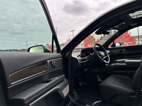 Used 2026 Cadillac Vistiq Sport image 21