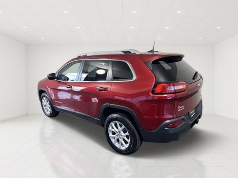 Certified 2017 Jeep Cherokee Latitude w/ Cold Weather Group AWD/4WD image 4