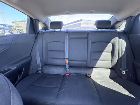 Used 2018 Chevrolet Malibu LS w/ LPO, Convenience Package 1 FWD image 11