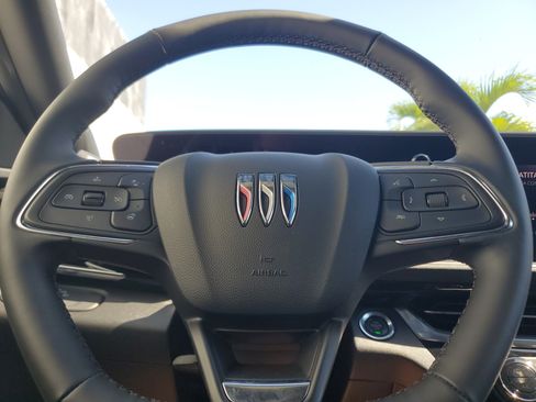 Used 2024 Buick Envista Sport Touring w/ Convenience I Package FWD image 23