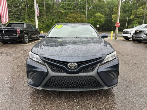 Used 2018 Toyota Camry SE image 11