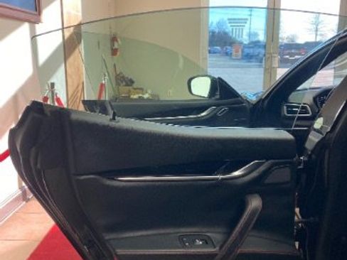 Used 2019 Maserati Ghibli S GranSport image 13