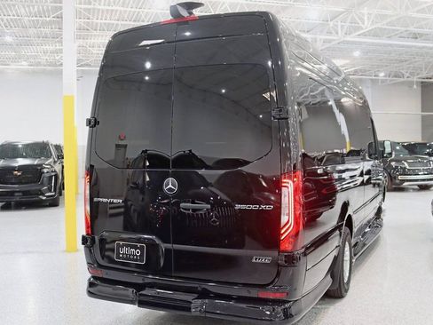 Used 2024 Mercedes-Benz Sprinter 3500 image 12