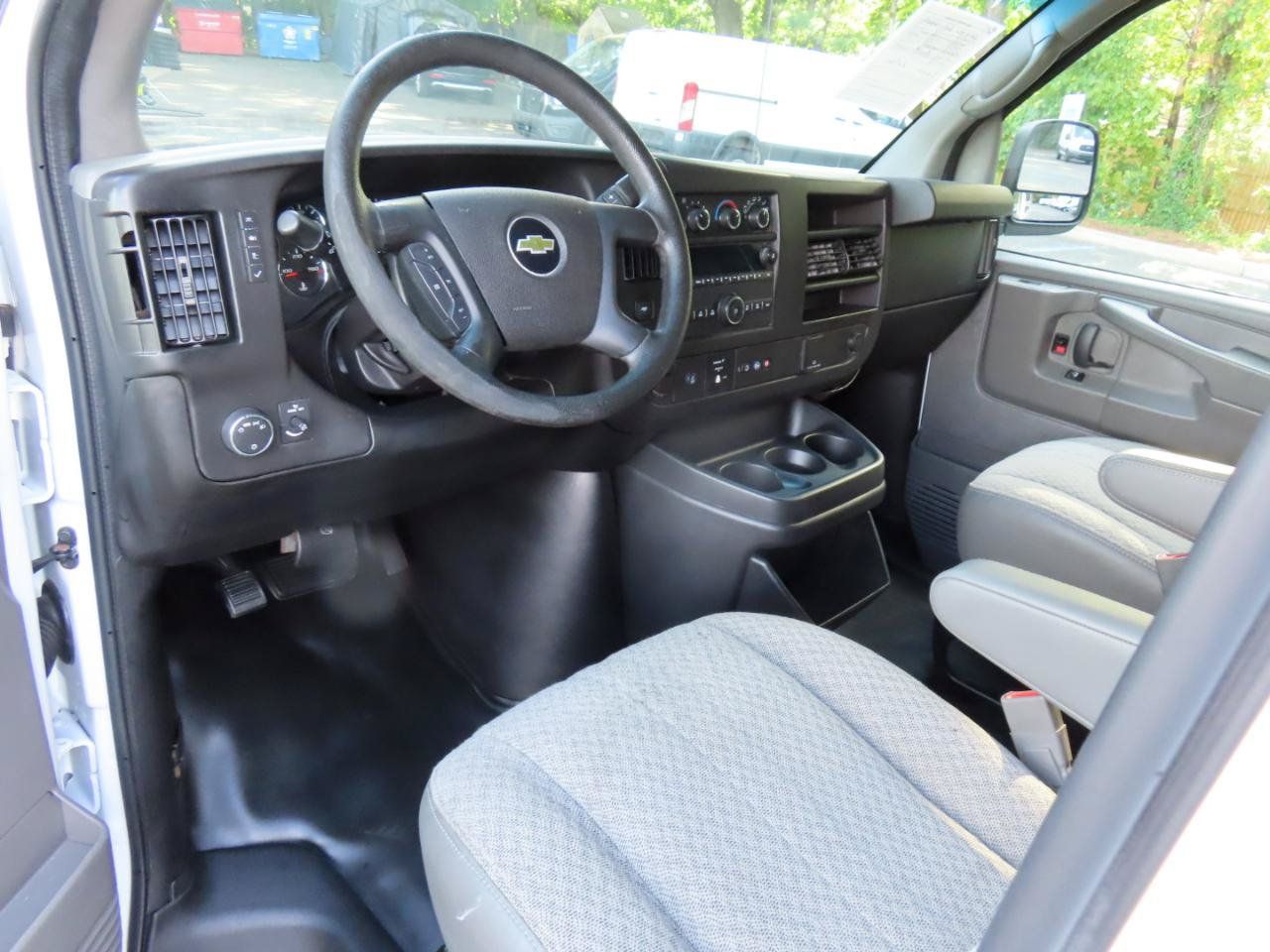Used 2015 Chevrolet Express 3500 LS RWD image 12
