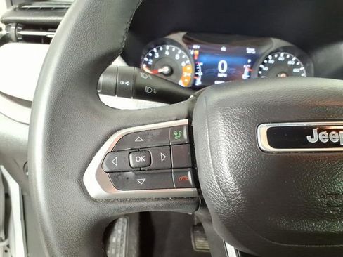 Used 2024 Jeep Compass Latitude AWD/4WD image 17
