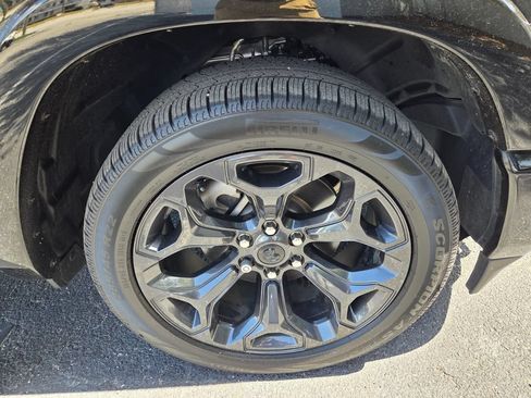 Used 2024 RAM 1500 Limited AWD/4WD image 21