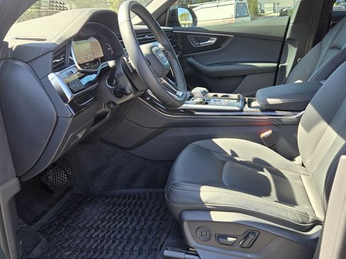 Used 2025 Audi Q8 Premium Plus image 12