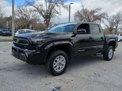 Certified 2024 Toyota Tacoma SR5 image 2
