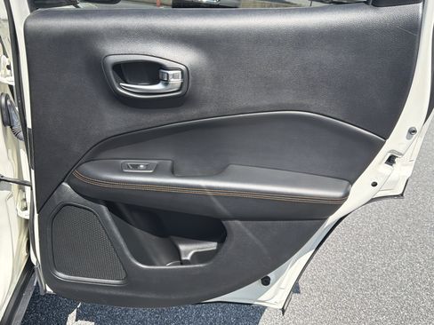 Used 2019 Jeep Compass Limited AWD/4WD image 19