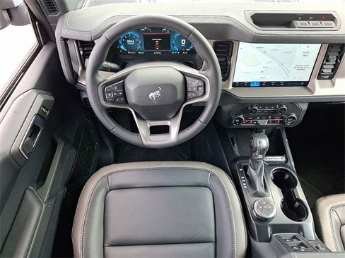 New 2025 Ford Bronco Outer Banks image 7