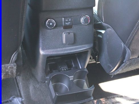 Used 2016 Ford Explorer XLT w/ Equipment Group 202A AWD/4WD image 29