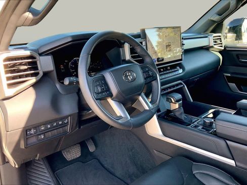 Used 2026 Toyota Tundra Limited AWD/4WD image 18