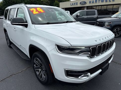 Used 2024 Jeep Wagoneer Series II w/ Flexible Seating Group RWD image 1