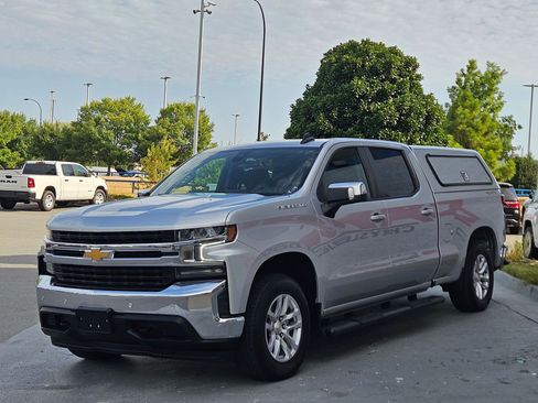Used 2021 Chevrolet Silverado 1500 LT w/ Safety Package II AWD/4WD image 3