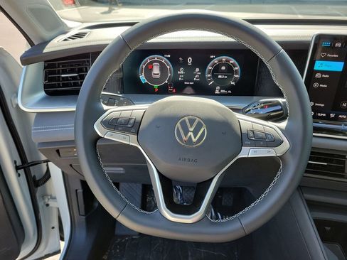 New 2026 Volkswagen Tiguan SE image 21