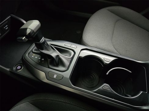 Used 2025 Kia K4 LX image 26