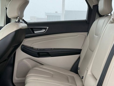 Used 2016 Ford Edge Titanium w/ Technology Package image 29