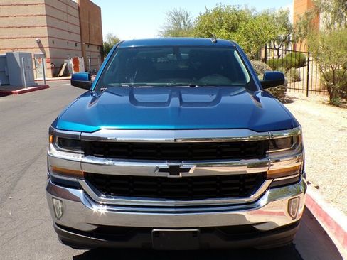 Used 2018 Chevrolet Silverado 1500 LT w/ All Star Edition RWD image 2