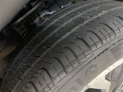 Used 2022 Jeep Compass Limited image 23