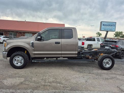 Used 2019 Ford F250 XL w/ XL Value Package AWD/4WD image 3