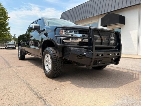 Used 2021 Chevrolet Silverado 1500 LT w/ Safety Package II AWD/4WD image 2