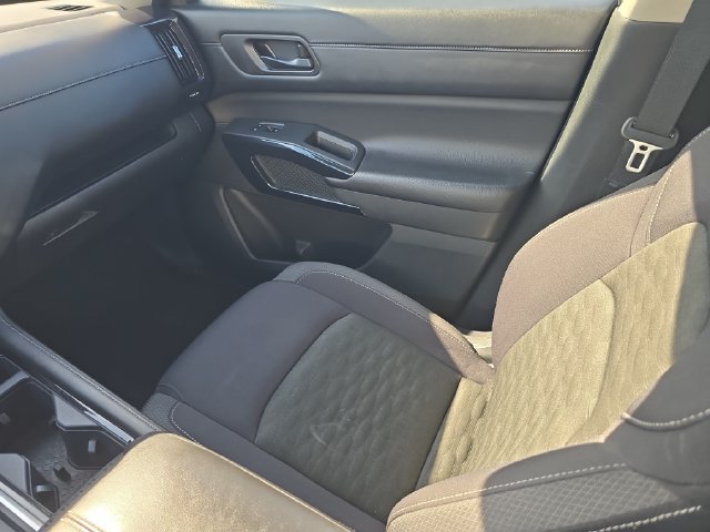 Certified 2024 Nissan Pathfinder SV FWD image 15