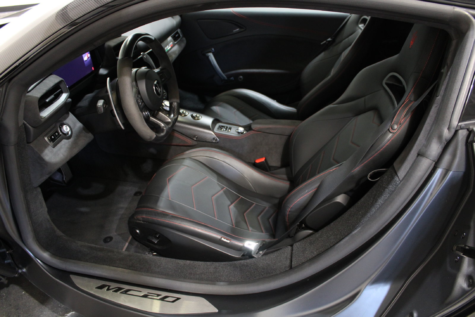 Used 2022 Maserati MC20 Coupe RWD image 33