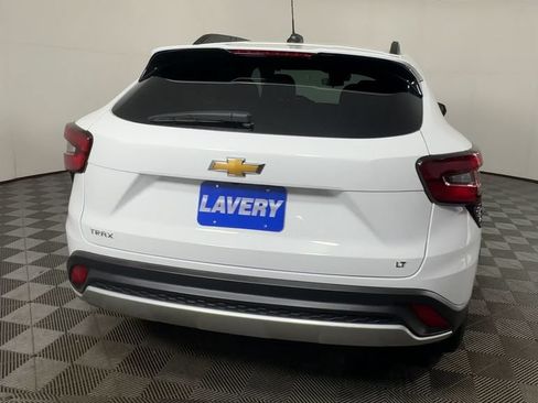 New 2026 Chevrolet Trax LT w/ LT Convenience Package FWD image 9