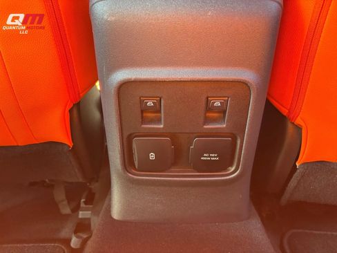 Used 2023 Ford Bronco Wildtrak AWD/4WD image 28