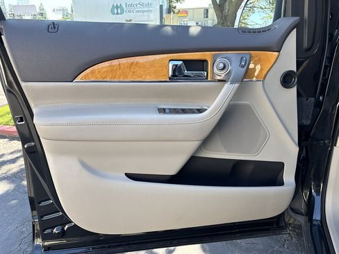 Used 2013 Lincoln MKX AWD image 35