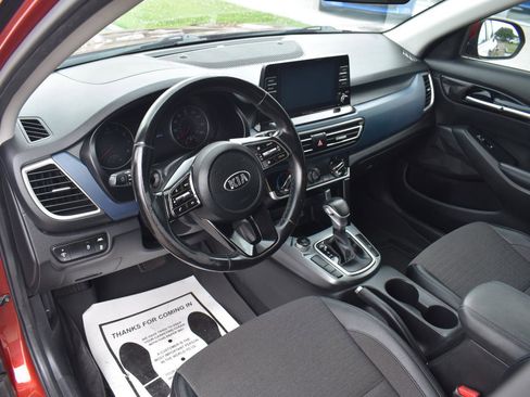 Used 2021 Kia Seltos S FWD image 23