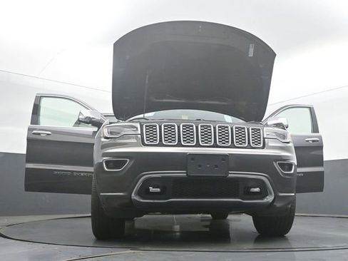 Used 2020 Jeep Grand Cherokee Overland AWD/4WD image 56