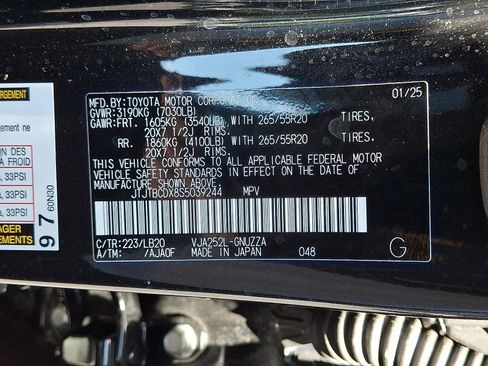 Used 2025 Lexus GX 550 w/ Accessory Package (2T) AWD/4WD image 27
