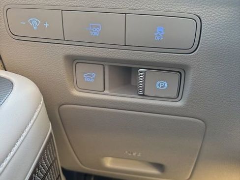 Used 2024 Hyundai Palisade Calligraphy image 14