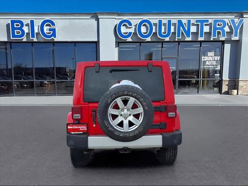 Used 2015 Jeep Wrangler Unlimited Sahara w/ Connectivity Group image 4