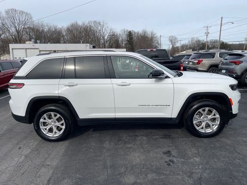 Used 2023 Jeep Grand Cherokee Limited image 8