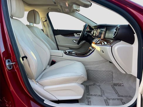 Used 2020 Mercedes-Benz E 350 4MATIC Sedan image 32
