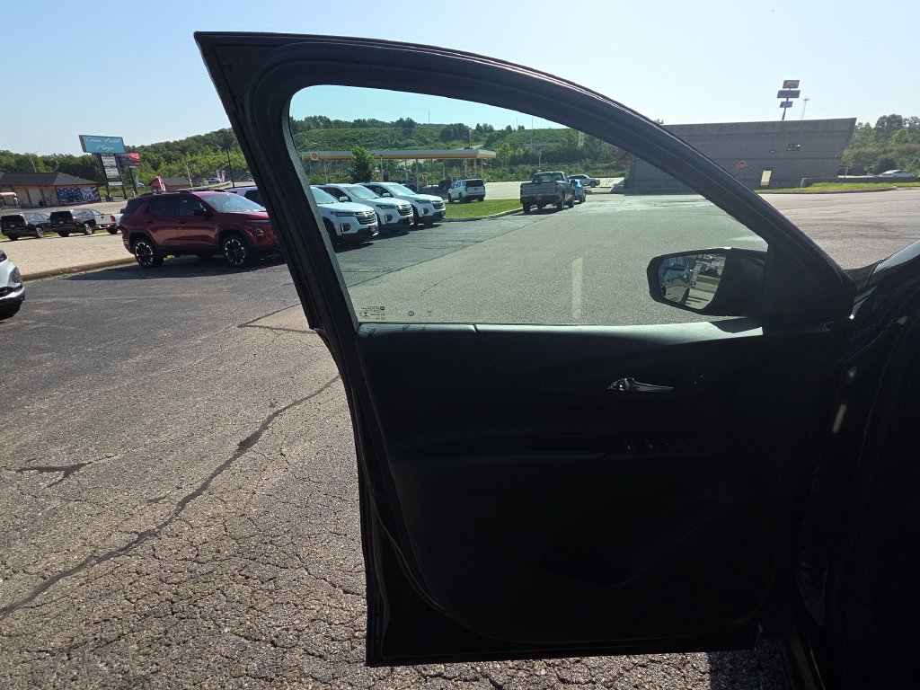 Used 2022 Chevrolet Equinox LT FWD image 12