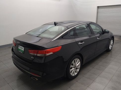 Used 2017 Kia Optima EX image 9