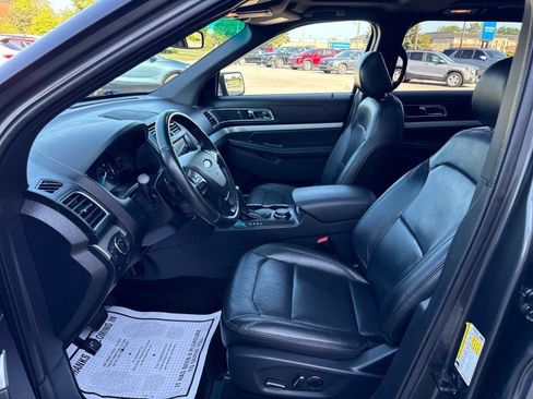 Used 2016 Ford Explorer XLT w/ Equipment Group 202A AWD/4WD image 16