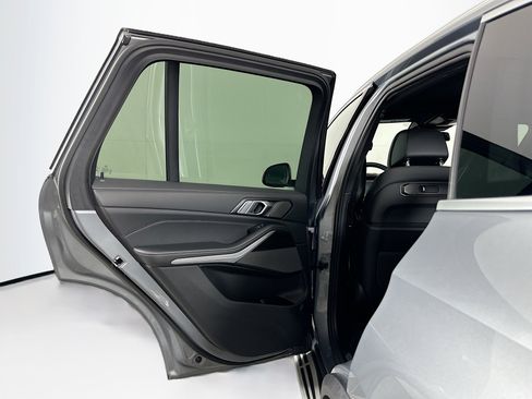Used 2025 BMW X5 xDrive50e image 27