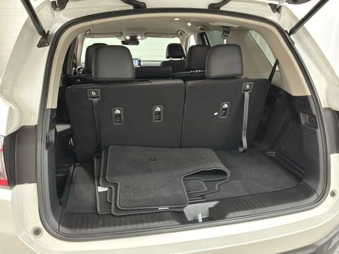 Certified 2025 Honda Pilot EX-L image 24