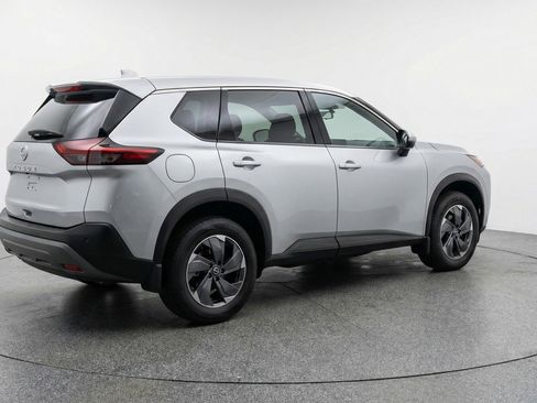 Used 2025 Nissan Rogue SV AWD/4WD image 9