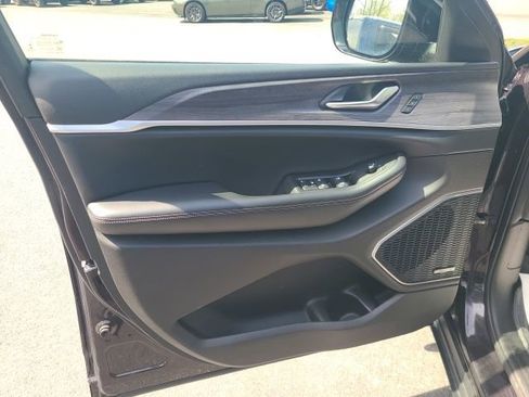 Used 2022 Jeep Grand Cherokee L Limited image 9