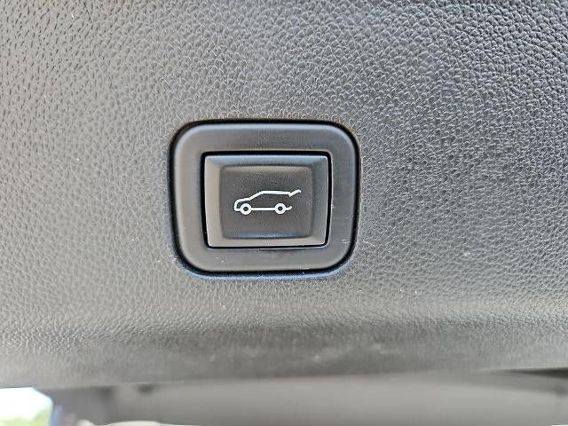 Used 2024 GMC Yukon XL Denali Ultimate AWD/4WD image 18